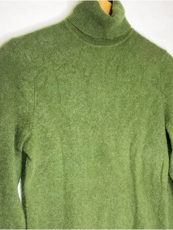 Lord & Taylor Cashmere Turtleneck Olive Green Sweater Small - Picture 8 of 11